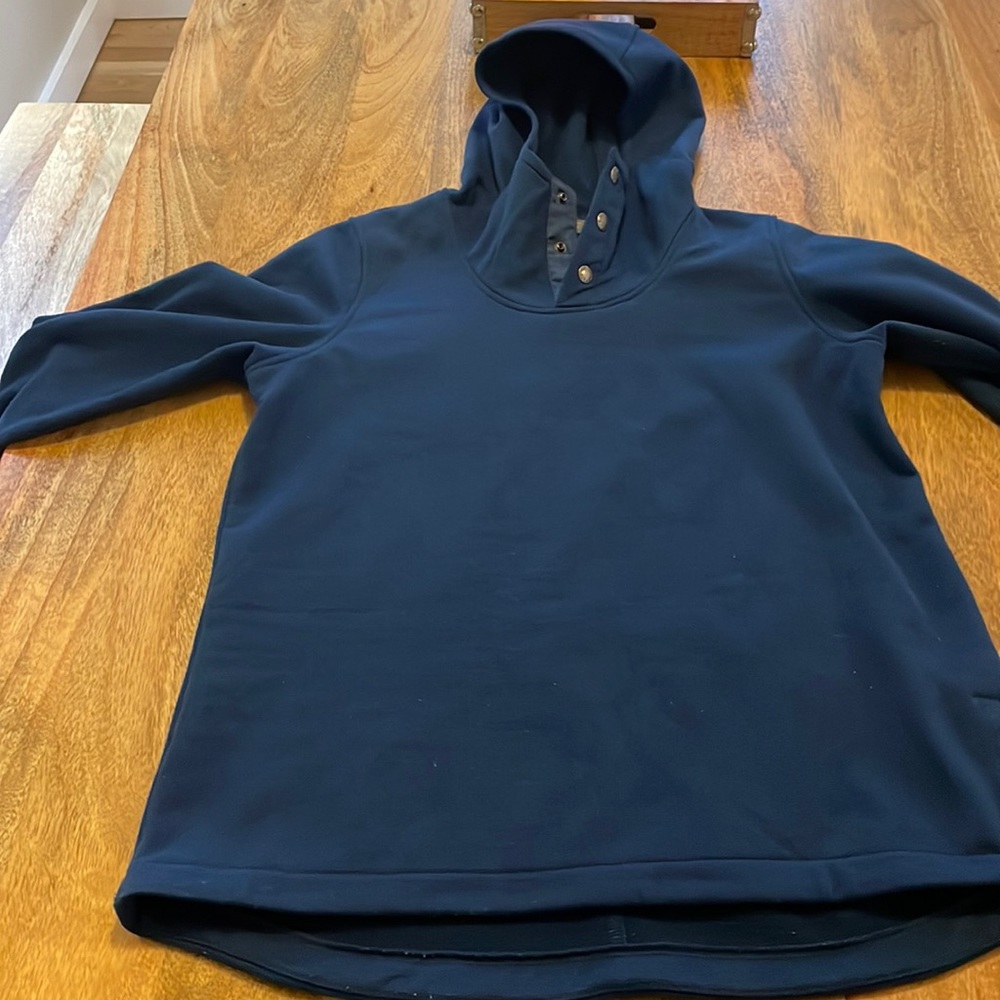 The Northface women’s pullover hoodie